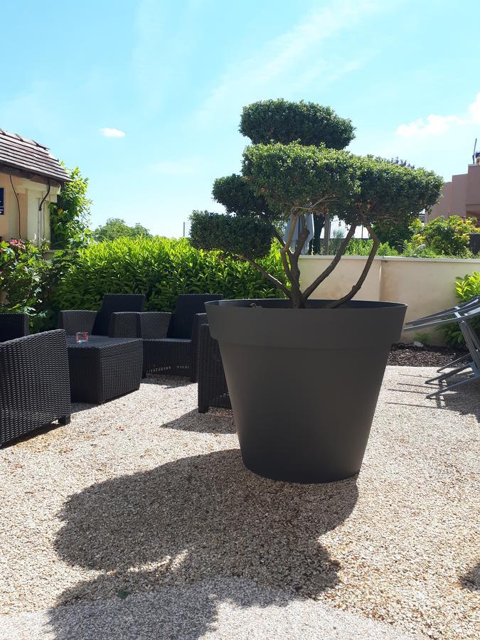 La Bonbonniere - Sure Hotel Collection By Best Western Talant Exterior photo